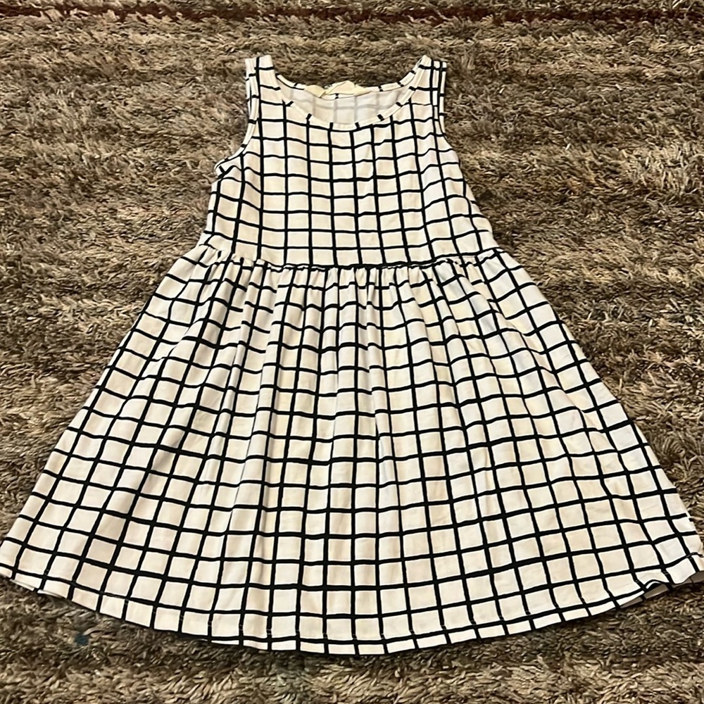 H&M black and white dress size 4-6